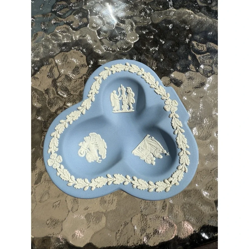 Wedgwood blue jasperware